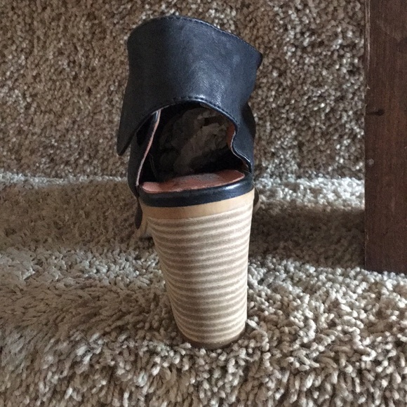 Heels - Picture 4 of 5